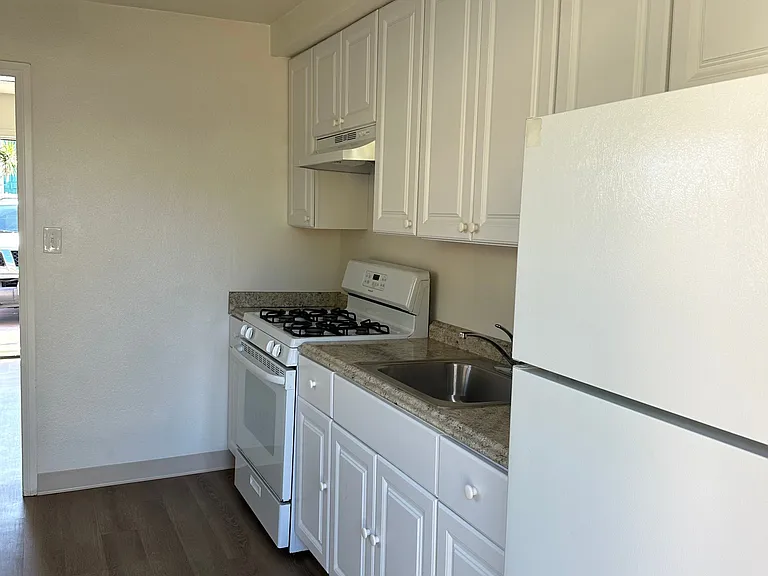 5055 1/2 Muir Ave #5055.5 — Photo 7