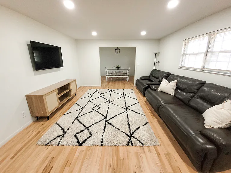 517 E McGee St — Photo 29
