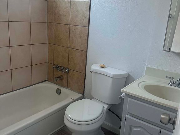 5th image of 915 N San Joaquin St APT 8