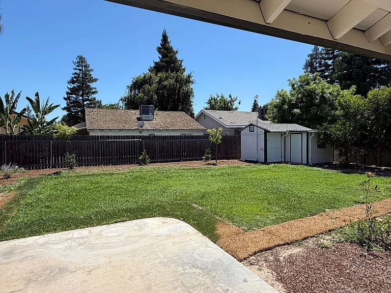 5933 W Iris Ct — Photo 29