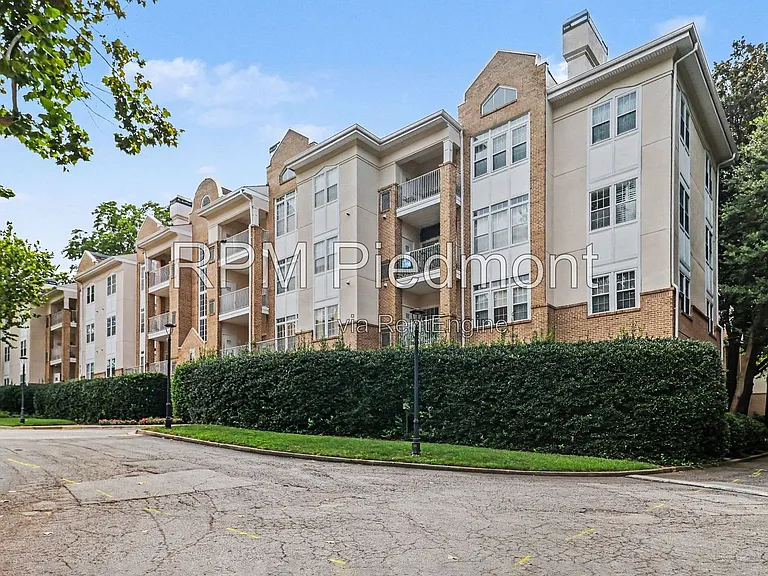 220 Renaissance Pkwy NE #2122 — Photo 27