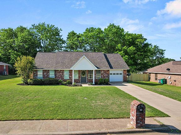 3rd image of 511 Morning Glory Cir