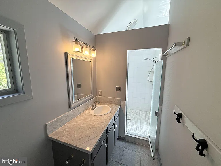 5021 Cathedral Ave NW — Photo 9
