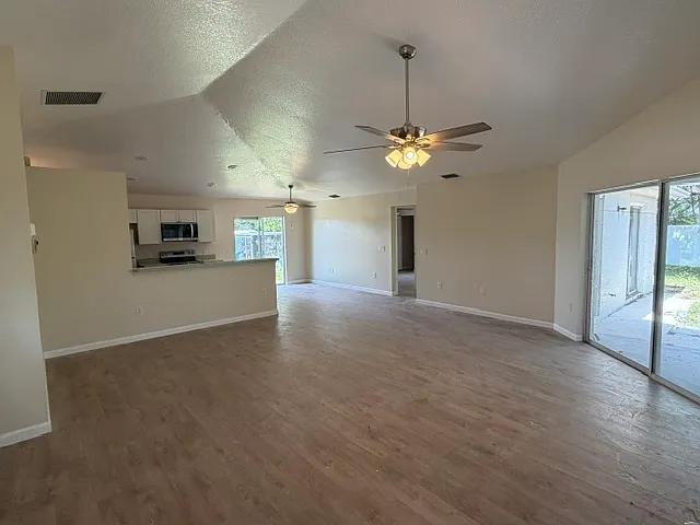 105 Sidney Ct — Photo 12