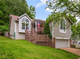 409 Elm Crossing Ct, Ballwin, MO 63021