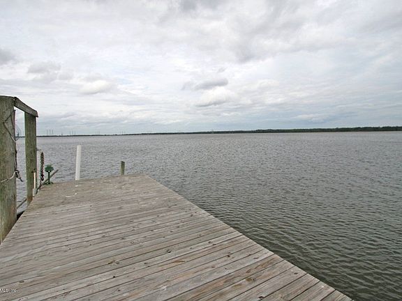 3rd image of 2215 Holly Oaks River Dr