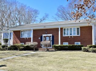 94 Mosher St, Dartmouth, MA 02748