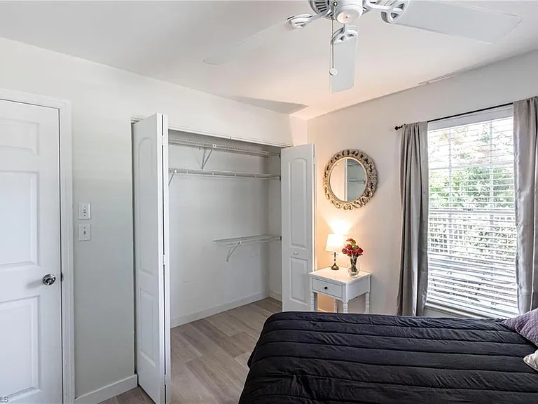 1912 Sheffield Ave — Photo 27