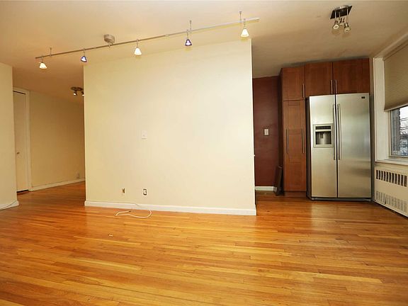 4th image of 14220 84th Dr APT 6M