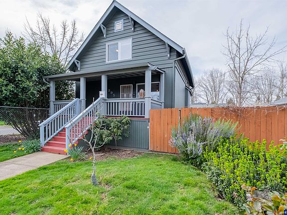 2nd image of 395 22nd St SE