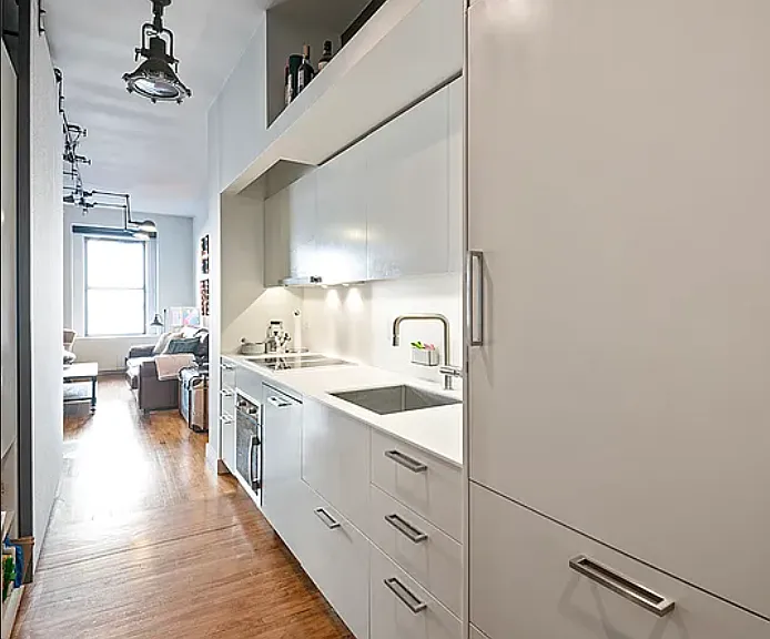348 W 56th St #4D — Photo 2