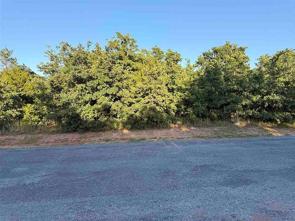 2nd image of 1018 Woodland Dr