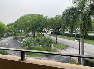 7900 Camino Cir APT 310, Miami, FL 33143