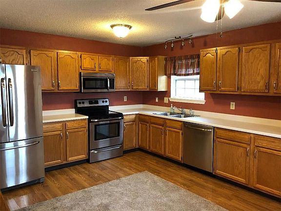 4th image of 6422 Winslow Dr