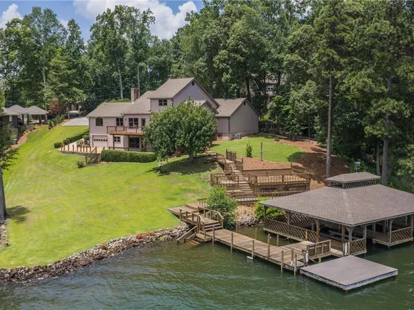 211 Tanglewood Ln, Dadeville, AL 36853
