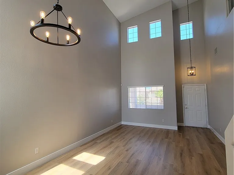 1476 Morning Crescent St — Photo 2