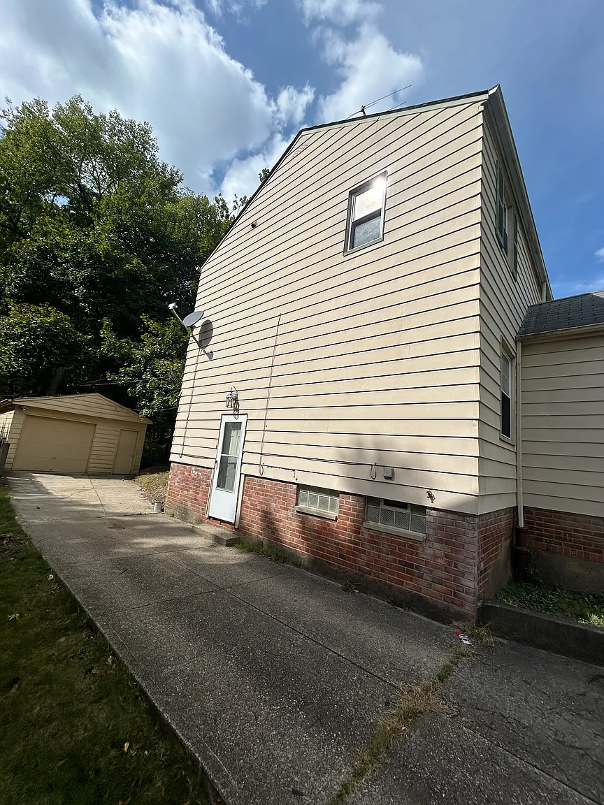 5186 Homewood Ave photo 1