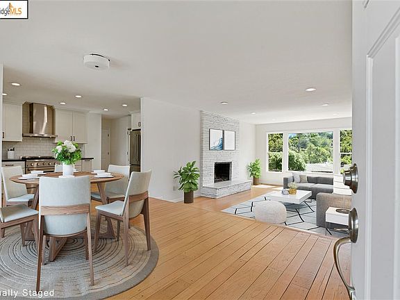 3rd image of 3992 Turnley Ave