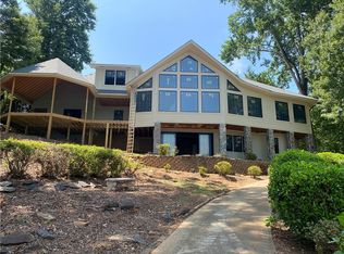 18035 Mallard Bend Rd, Seneca, SC 29672