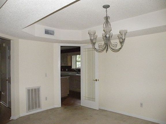 5th image of 90 River Bend Dr