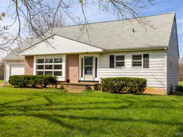 841 Swann Rd, Youngstown, NY 14174