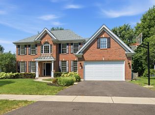9 N Daniels Dr, Batavia, IL 60510