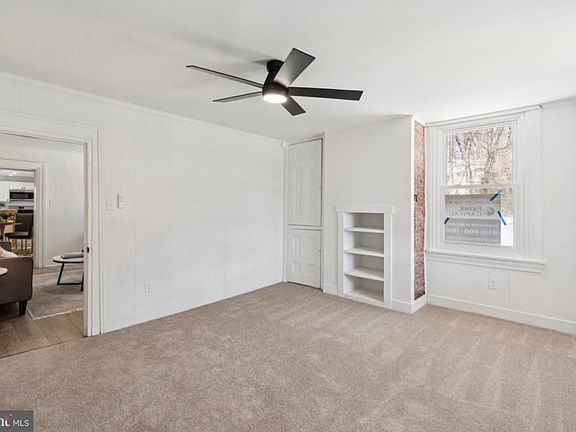 5th image of 215 Bridge St APT 1