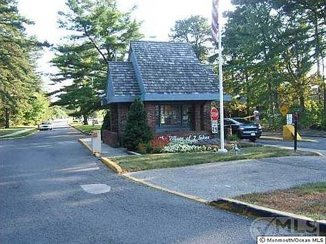 3rd image of 120C Edinburgh Ln