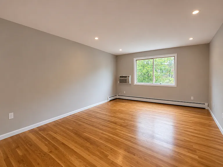 69 Newton St #12 — Photo 5