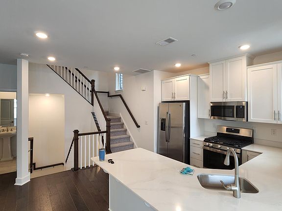 Dishwasher/ Gas Stove/ Microwave