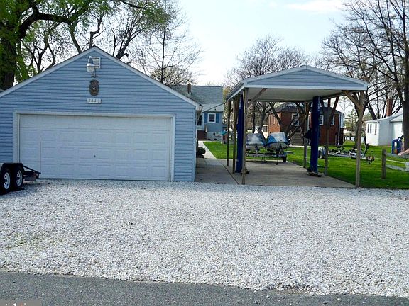 Plenty of parking space!