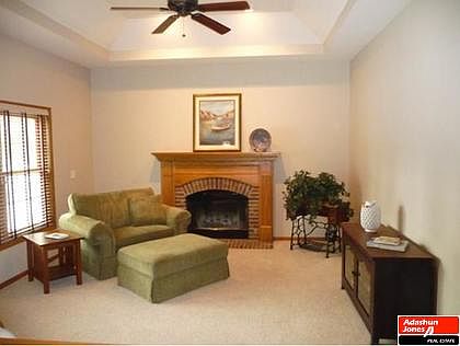 2nd image of 1030 Danbury Ave