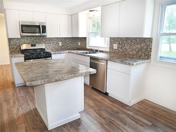 2nd image of 6167 Hunters Dr