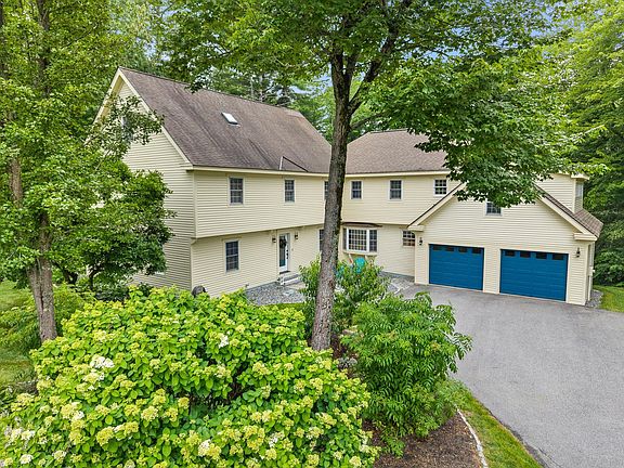 3rd image of 43 Darling Parke Drive