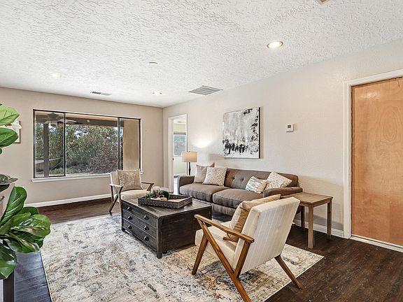 4th image of 11000 Eagle Rock Ave NE