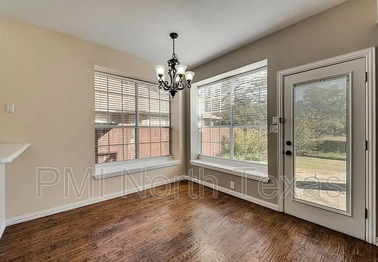 6000 Charleston Dr — Photo 7