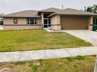 450 Sharon Cir, Pt Charlotte, FL 33952