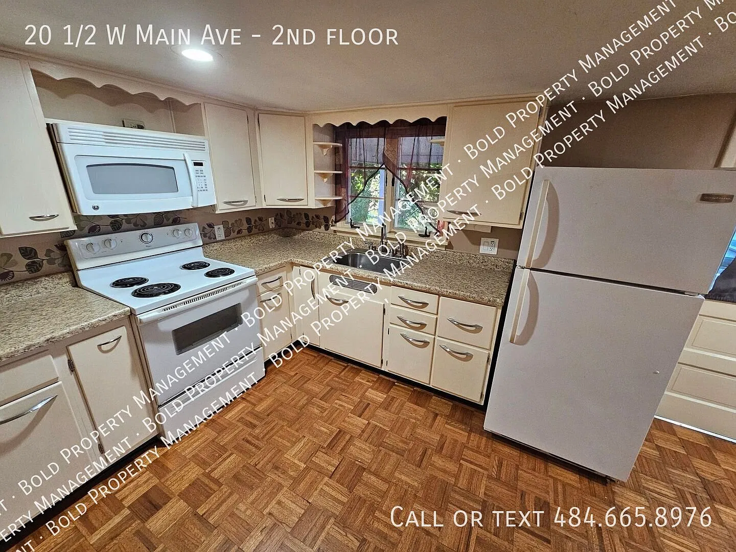 2 Bedroom and 1 Bath with Back Porch, Off Street Parking — Photo 4