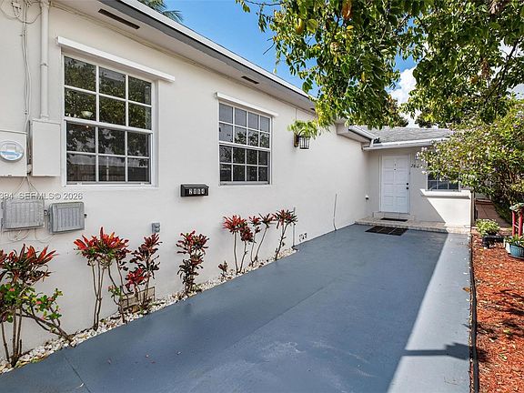 2nd image of 2862 SW 38th Ct