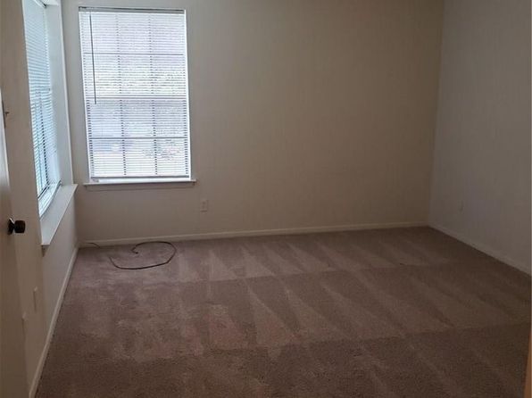 883 Waterfall Way