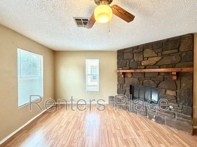 4233 S 35th West Ave — Photo 2