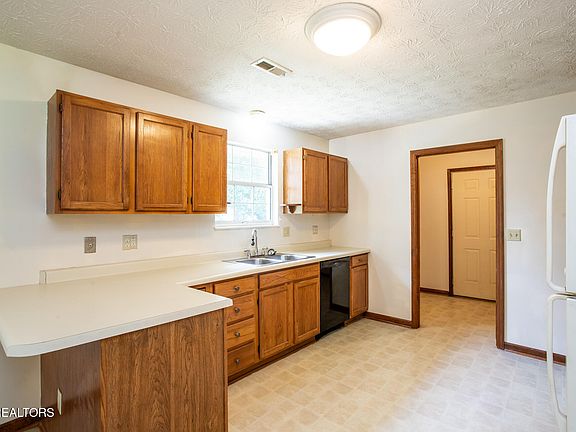 5th image of 5941 Bridge Garden Rd