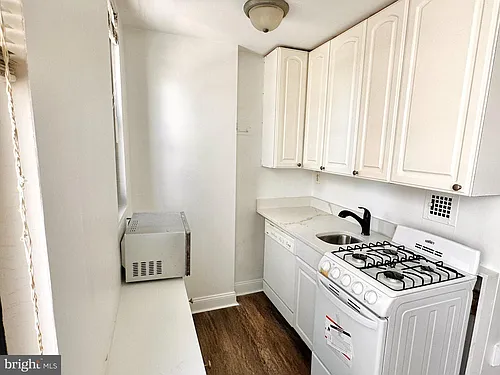 1021 Arlington Blvd Photo 1