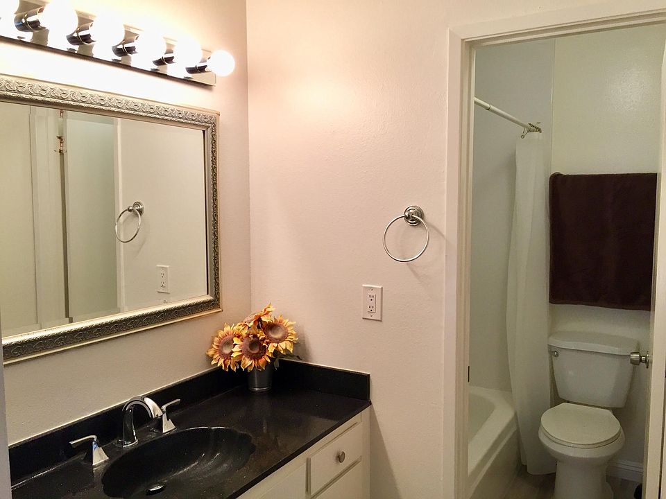 1st image of 3282 Ashford St