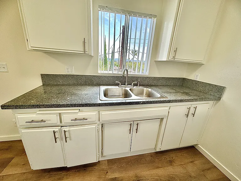 11200 Victory Blvd #9 — Photo 15