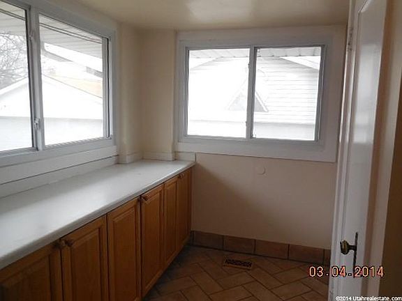 5th image of 555 E Kensington Ave