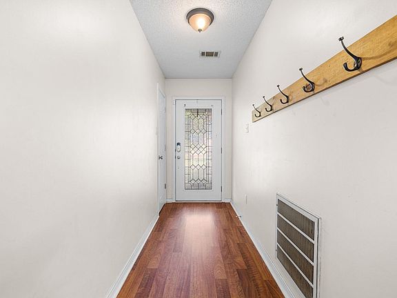 5th image of 17 Sunset Ln