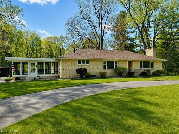 2315 Howland Wilson Rd, Cortland, OH 44410