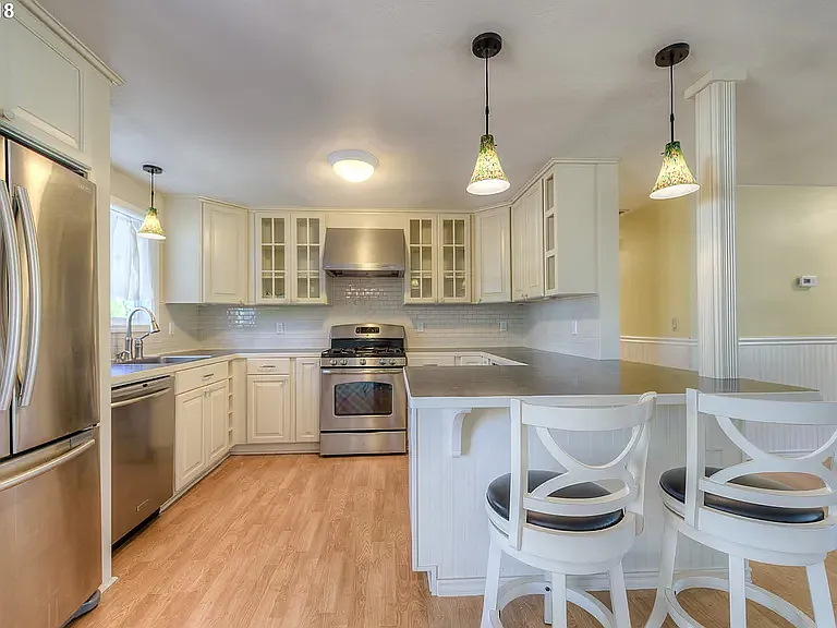 3 bed, 1142 sqft, $2,700 — Photo 3