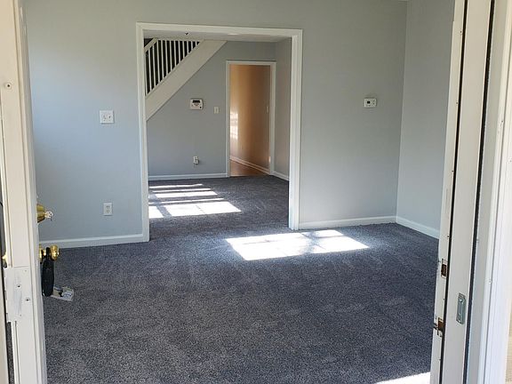 2nd image of 1206 N Temple Ave